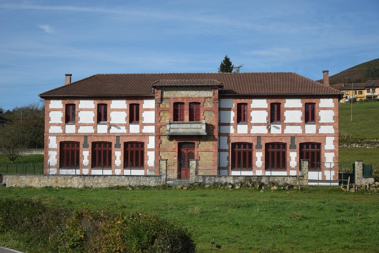 Albergue Familiar De Pintueles Piloña Buitenkant foto